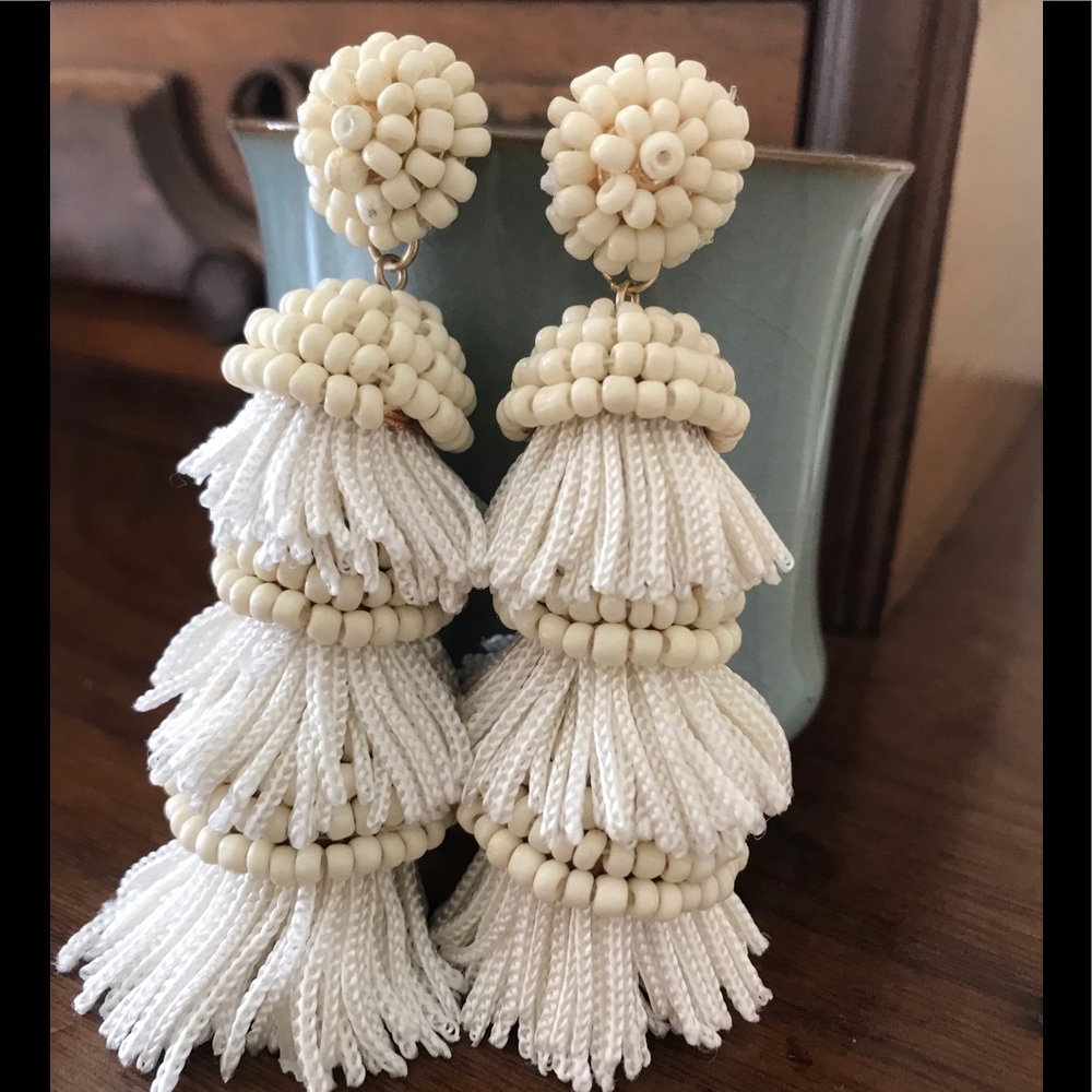 Vtg flapper style earrings